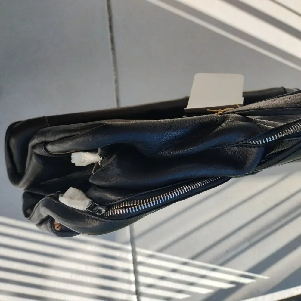 NWT Luxury Classic Black SADDLE LEATHER Carry-On Weekender Travel Duffle Bag 19